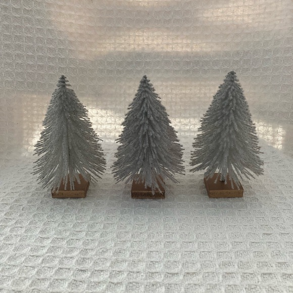 H For Happy Bed Bath & Beyond Fluffy Bottle Brush Trees Set Of 3 New With Tags - Picture 7 of 8